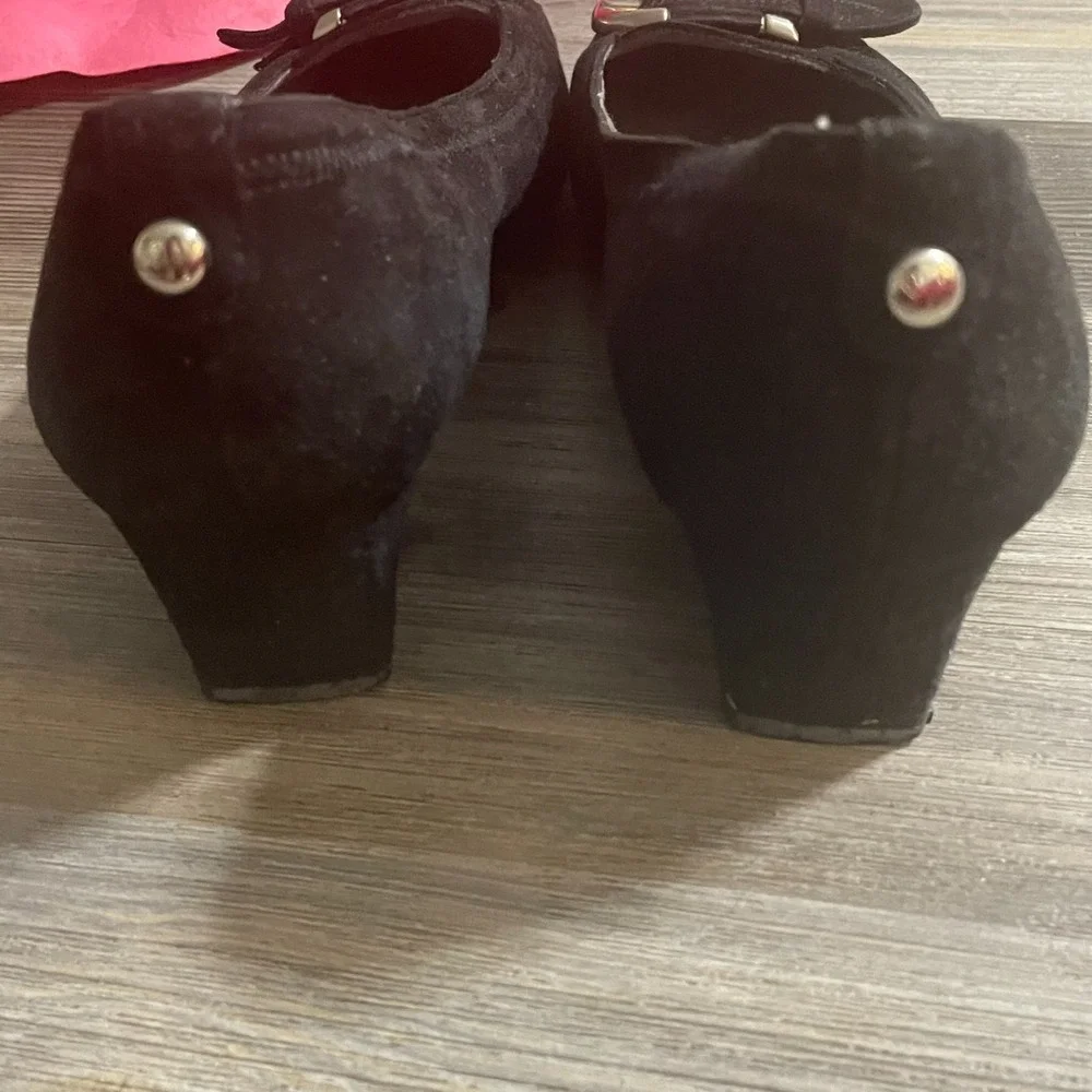STUART WEITZMAN Womens Sz 7.5M Black Suede Wedge‎ Heel Shoes Silver Buckle - Picture 11 of 15